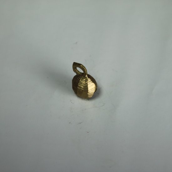 kleine indische Schelle oval 12 mm - zum Schließen ins Bild klicken