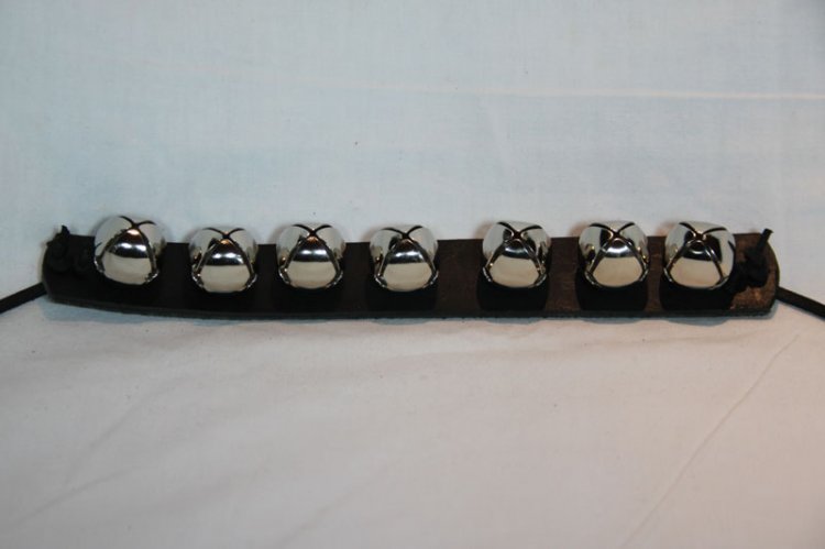 Schellenband mit Weissblech Kreuzschellen - zum Schließen ins Bild klicken